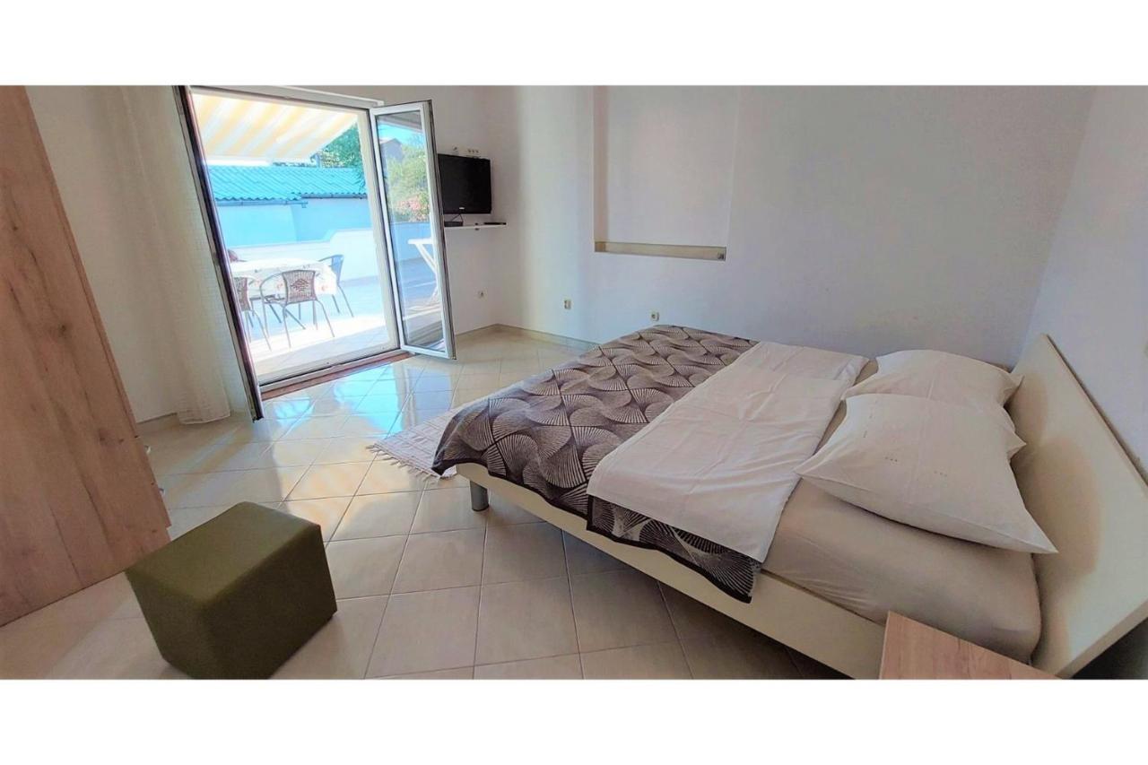 Apartments & Room Masa สตารีกราด-ปาเคลนีซา ภายนอก รูปภาพ